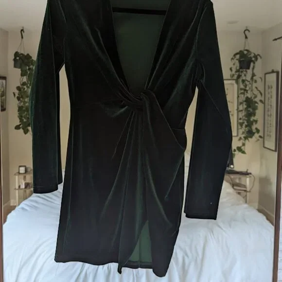 SHEIN SXY Plunging Twist Front Velvet Dress - Picture 2 of 6